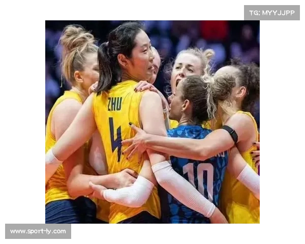 女排世俱杯B组科内利亚诺首战美国代表队，哈克、加比助力朱婷